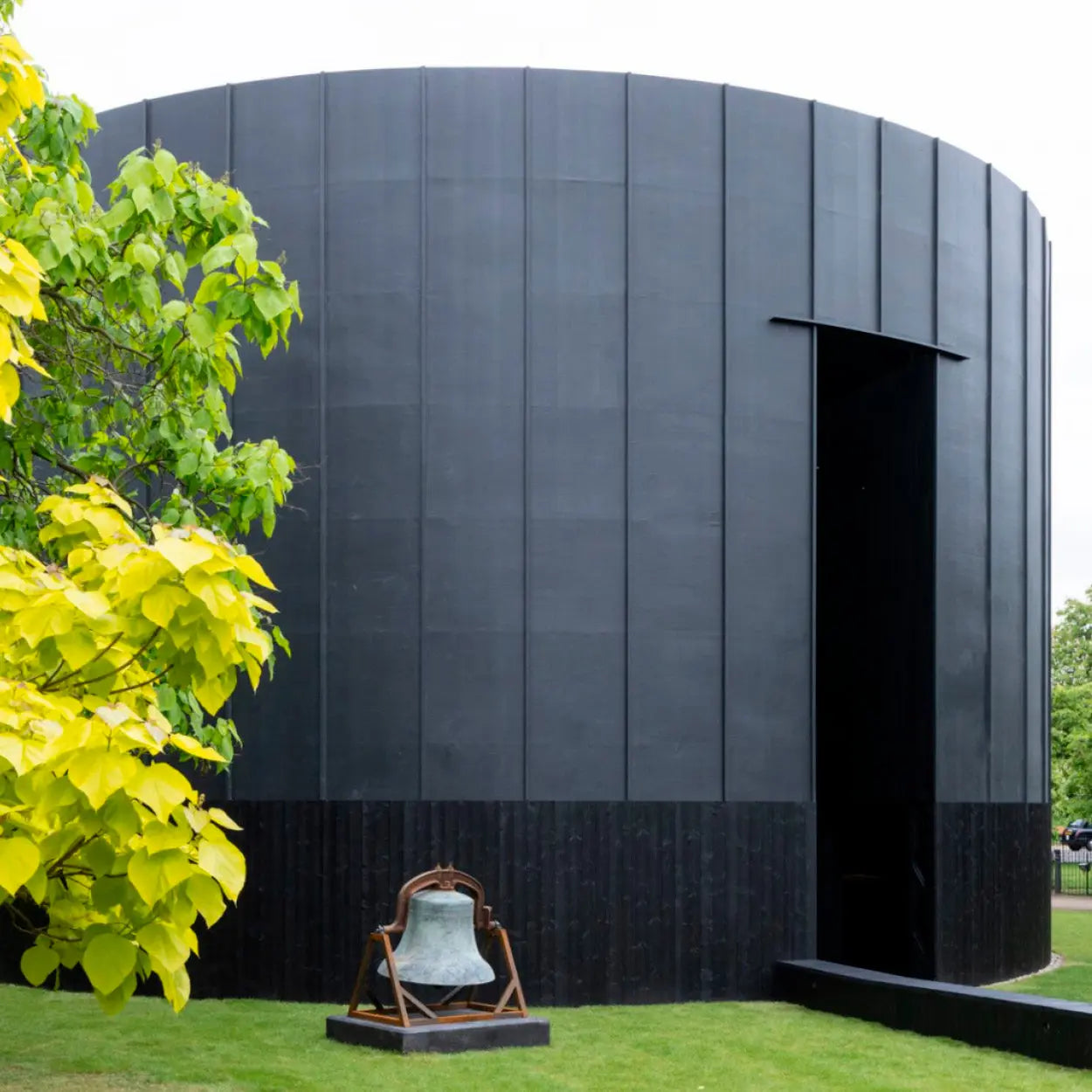 Harmonizing-Art-and-Architecture Osmo Canada Store